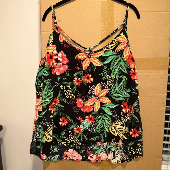 NEW LOOK - Floral/Hawaiian Tank Flowy Top - Picture 2 of 4